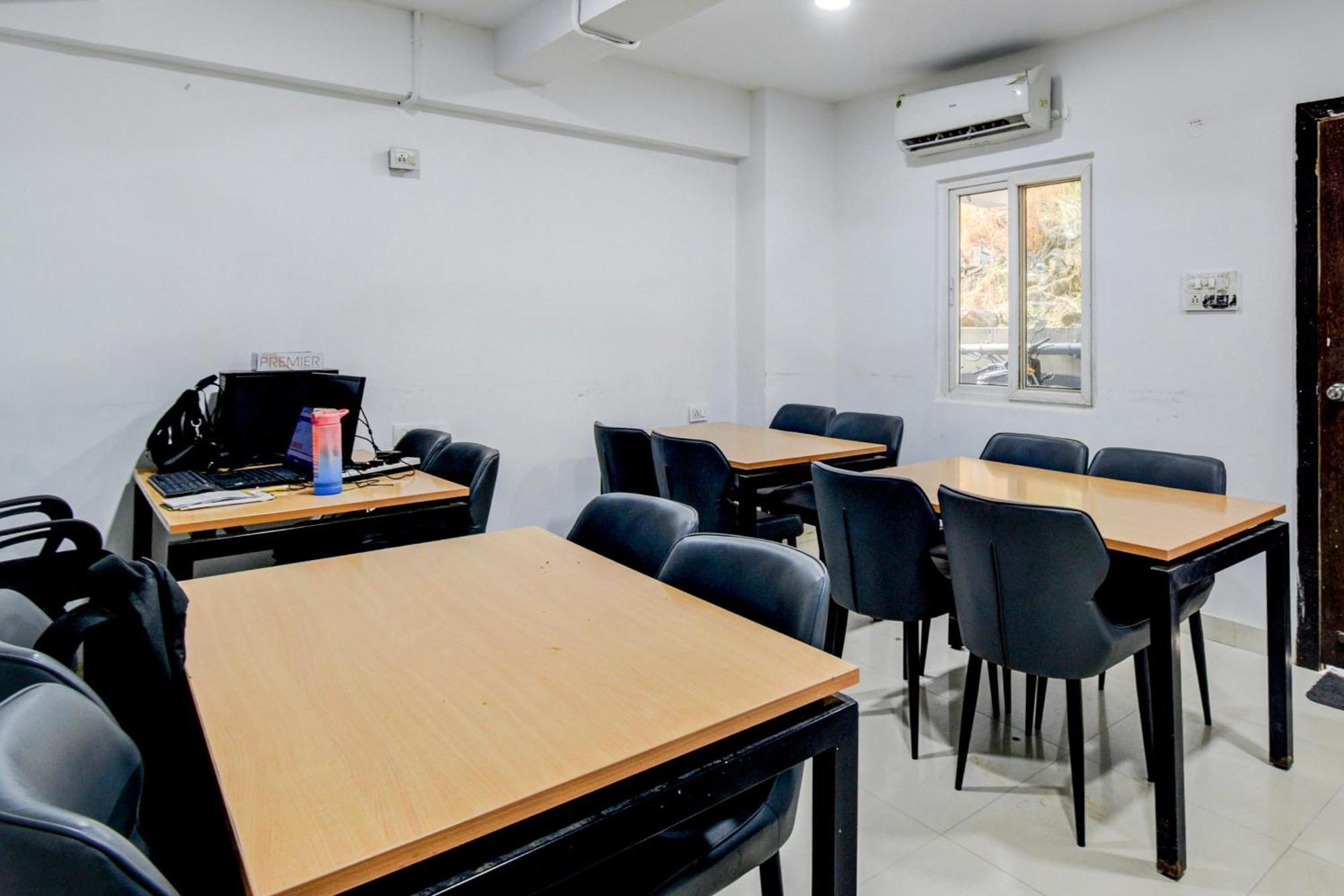 Hotel O Bee Oak Gachibowli Екстериор снимка